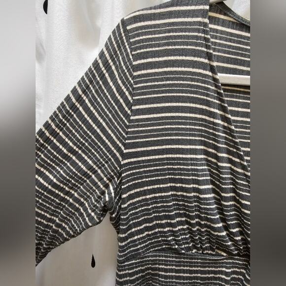 Modcloth green ribbed striped long sleeve surplice v-neck crop top XL - Picture 5 of 8